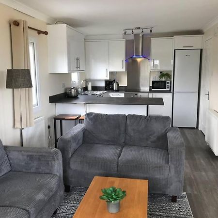 Marios Lodge Padstow Bagian luar foto