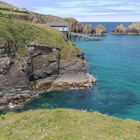 Marios Lodge Padstow Bagian luar foto