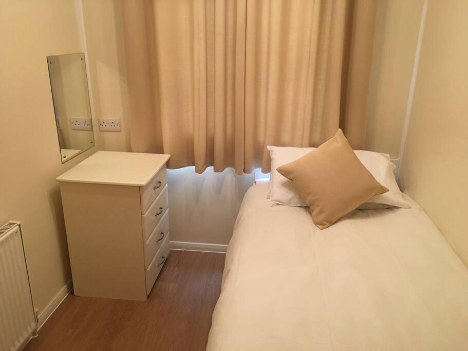 Marios Lodge Padstow Bagian luar foto